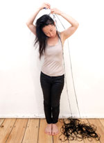 Azusa Kuno, 'Einkapuzen, Entkapuzen', Installation 2013, Foto: Azusa Kuno