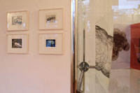 Ausstellungsimpressionen 'Weiterreichung', K�nstlerInnen s.u., Foto: Kunstverein Neuk�lln e.V.