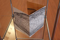 Ausstellungsimpressionen 'Weiterreichung', K�nstlerInnen s.u., Foto: Kunstverein Neuk�lln e.V.