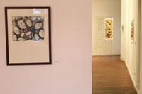 Ausstellungsimpressionen 'Weiterreichung', K�nstlerInnen s.u., Foto: Kunstverein Neuk�lln e.V.