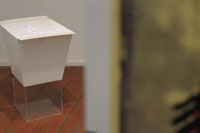 Ausstellungsimpressionen 'Weiterreichung', K�nstlerInnen s.u., Foto: Kunstverein Neuk�lln e.V.